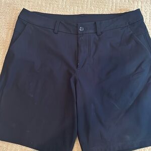 Black Lululemon ABC shorts warpstreme